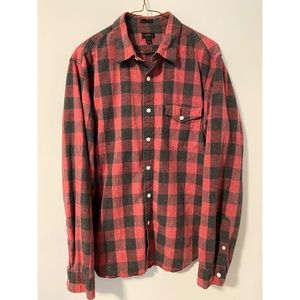 Men’s button down. Buffalo check.